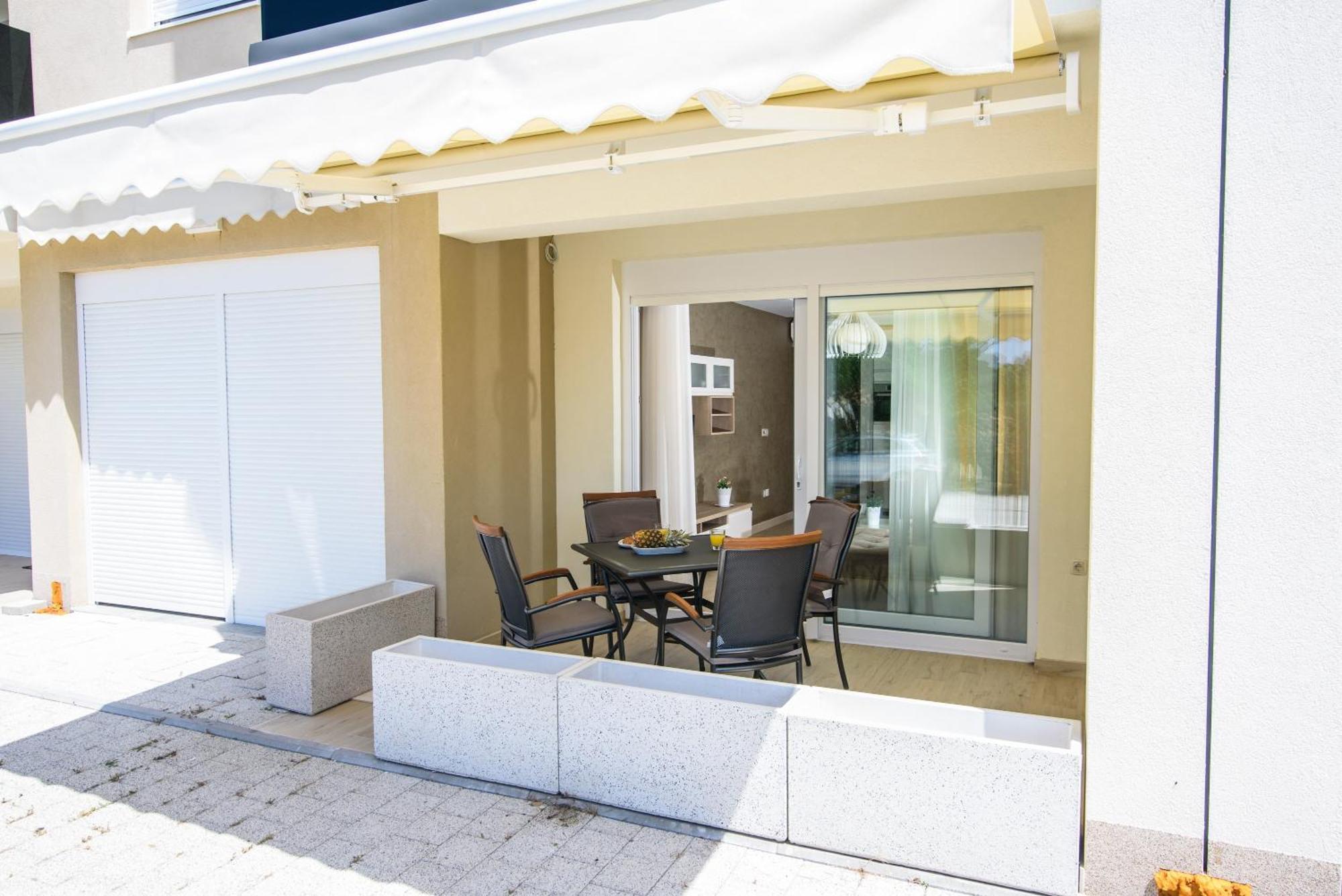 Apartments Leone Lukas プロマイナ 部屋 写真