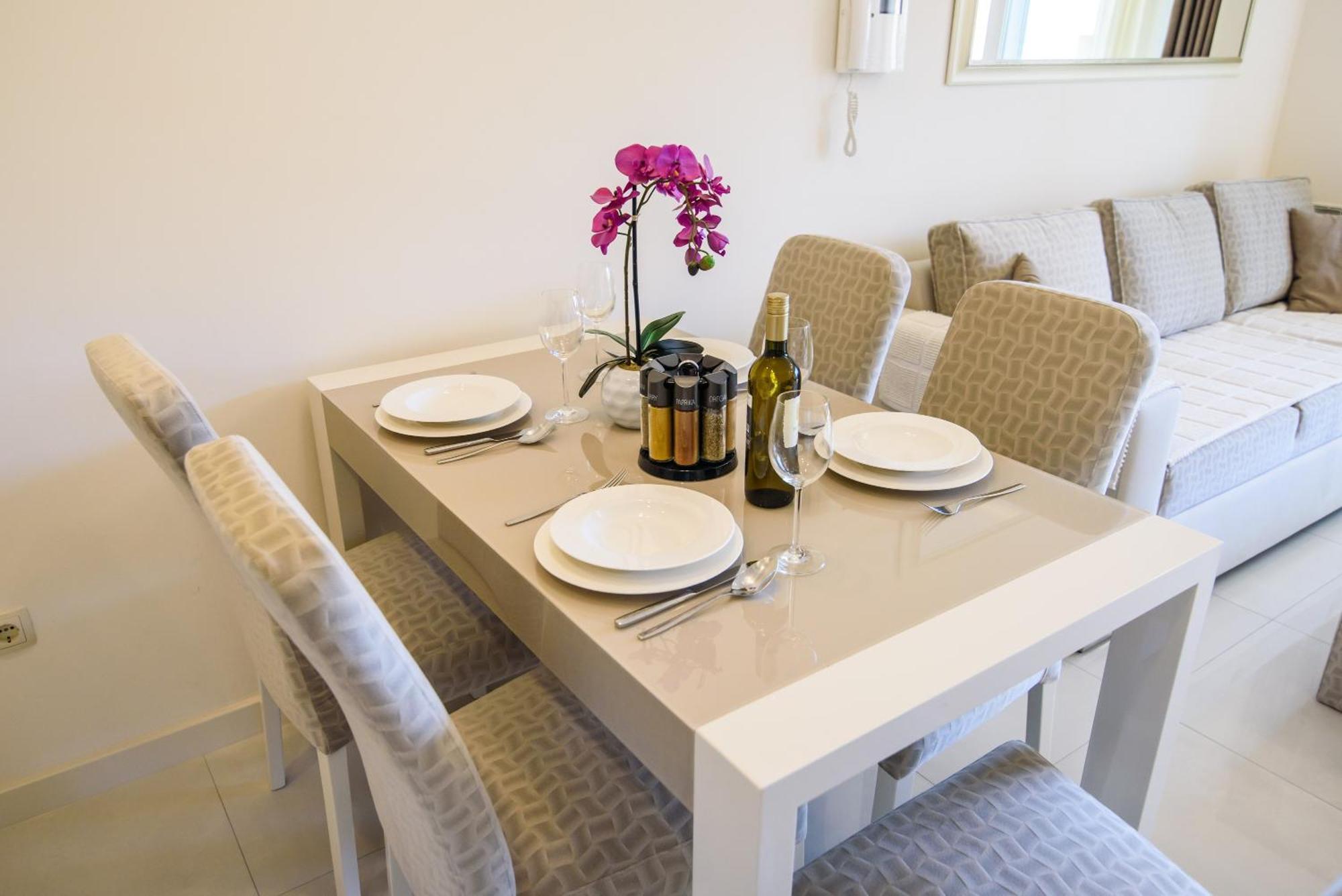 Apartments Leone Lukas プロマイナ 部屋 写真