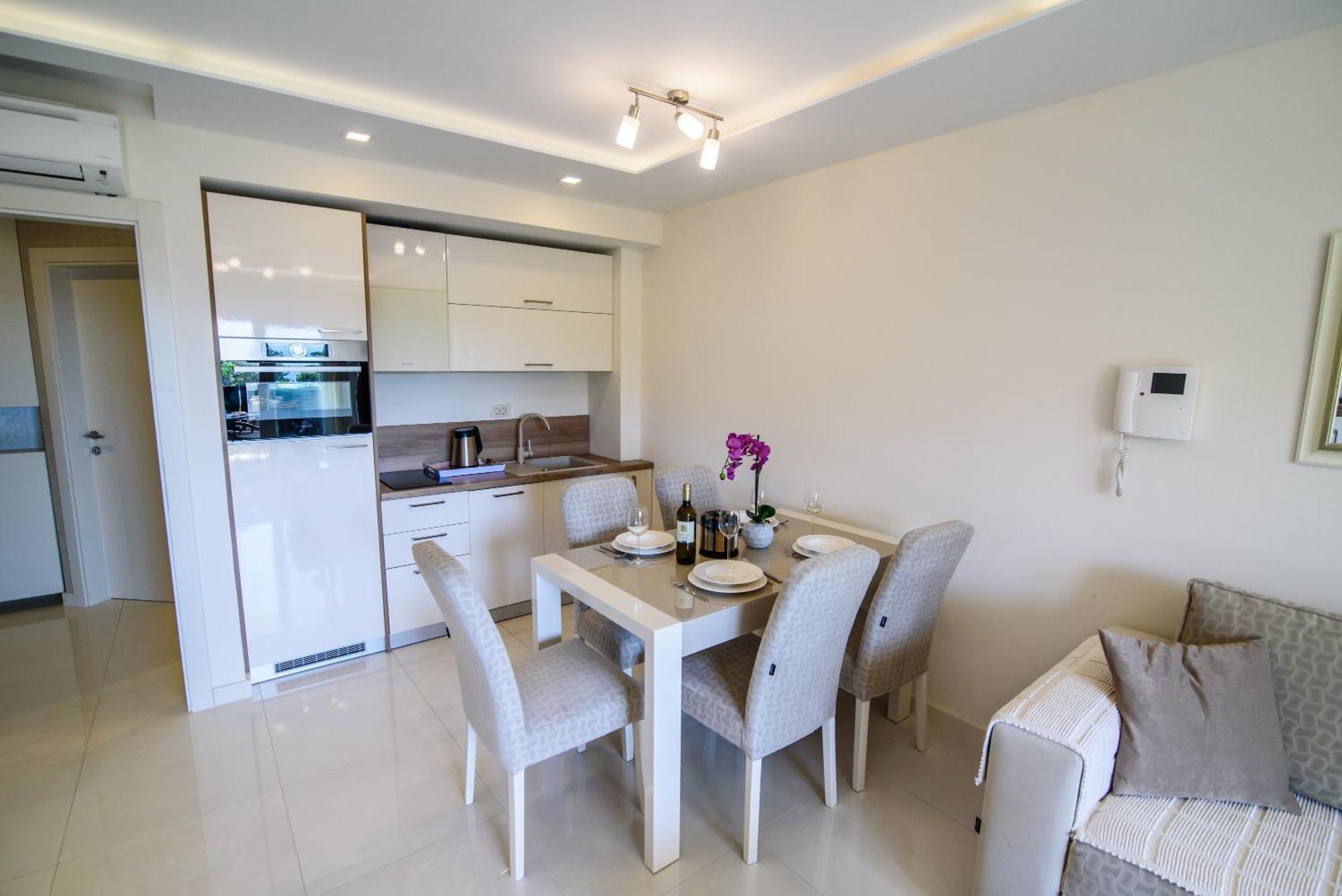 Apartments Leone Lukas プロマイナ 部屋 写真